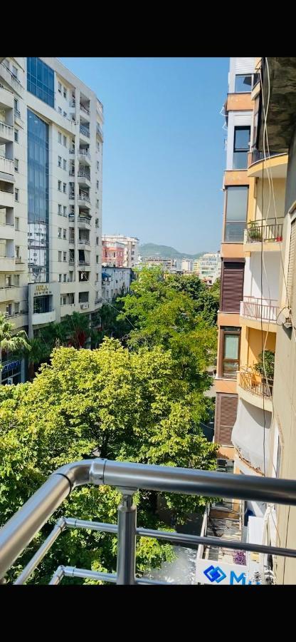 Lilo'S Place 地拉那 外观 照片